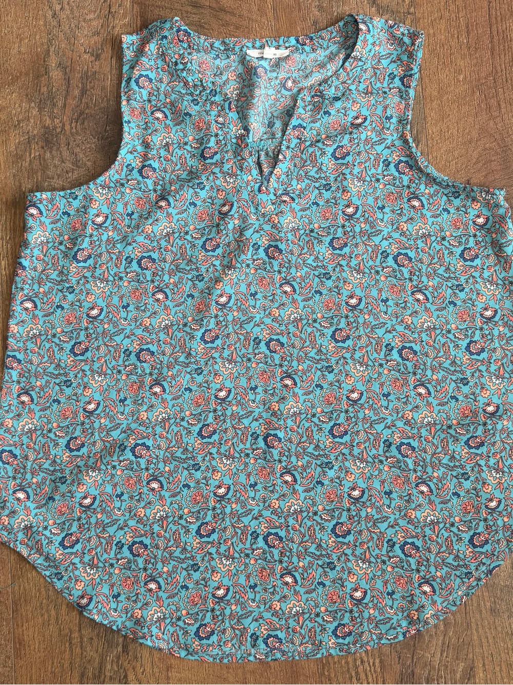 Maurices Women’s V-Neck Tank Top Blouse Rounded Hem Shirt Paisley Floral Large